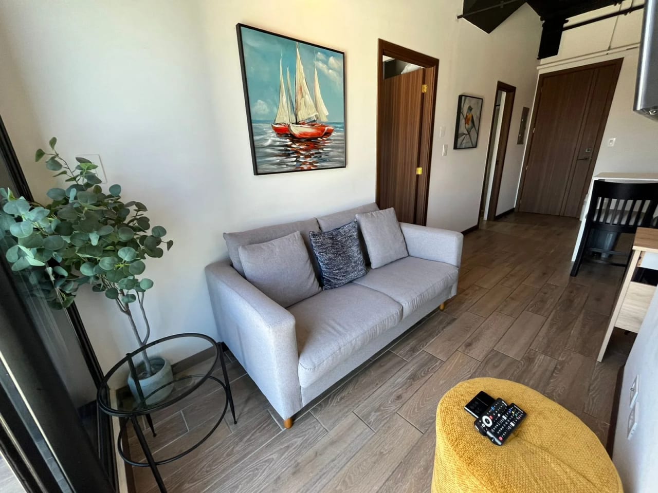 Apartamento Amueblado en Venta Edificio Septimo Zona 4 — foto 7 de 13