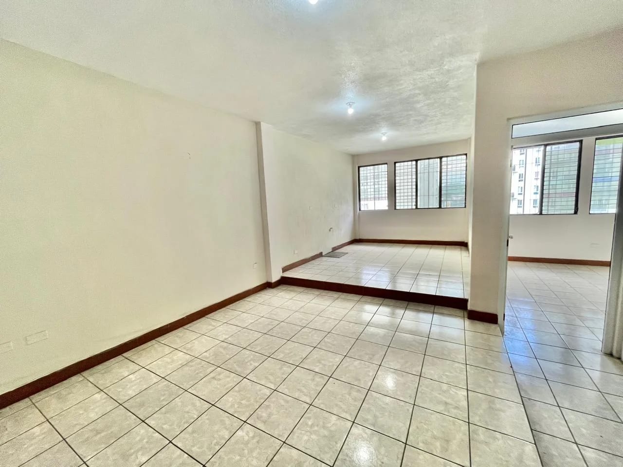EDIFICIO EN VENTA ZONA 5 — foto 6 de 17