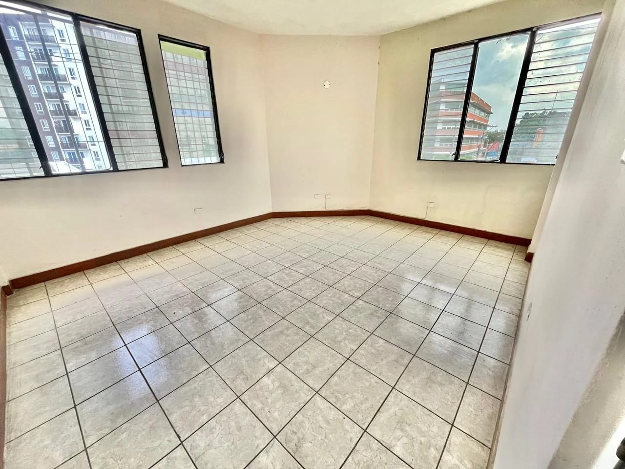 EDIFICIO EN VENTA ZONA 5 — foto 9 de 17