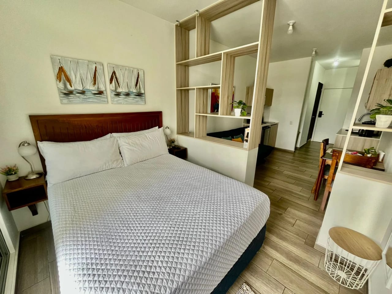 APARTAMENTO AMUEBLADO EN VENTA EDIFICIO NARAMA ZONA 13 — foto 4 de 17