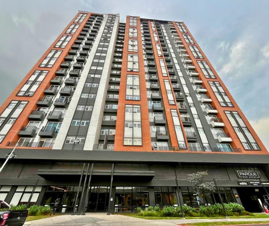 APARTAMENTO AMUEBLADO EN VENTA ZONA 11 EDIFICIO PARQUE SAN JORGE — foto 1 de 12
