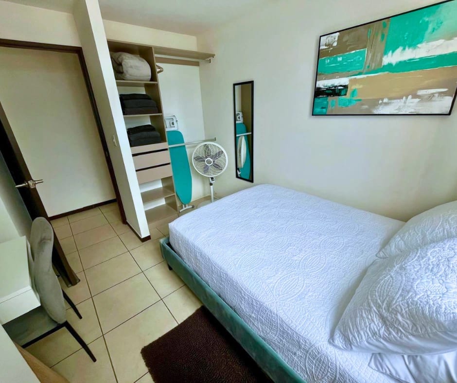 APARTAMENTO AMUEBLADO EN VENTA ZONA 11 EDIFICIO PARQUE SAN JORGE — foto 6 de 13