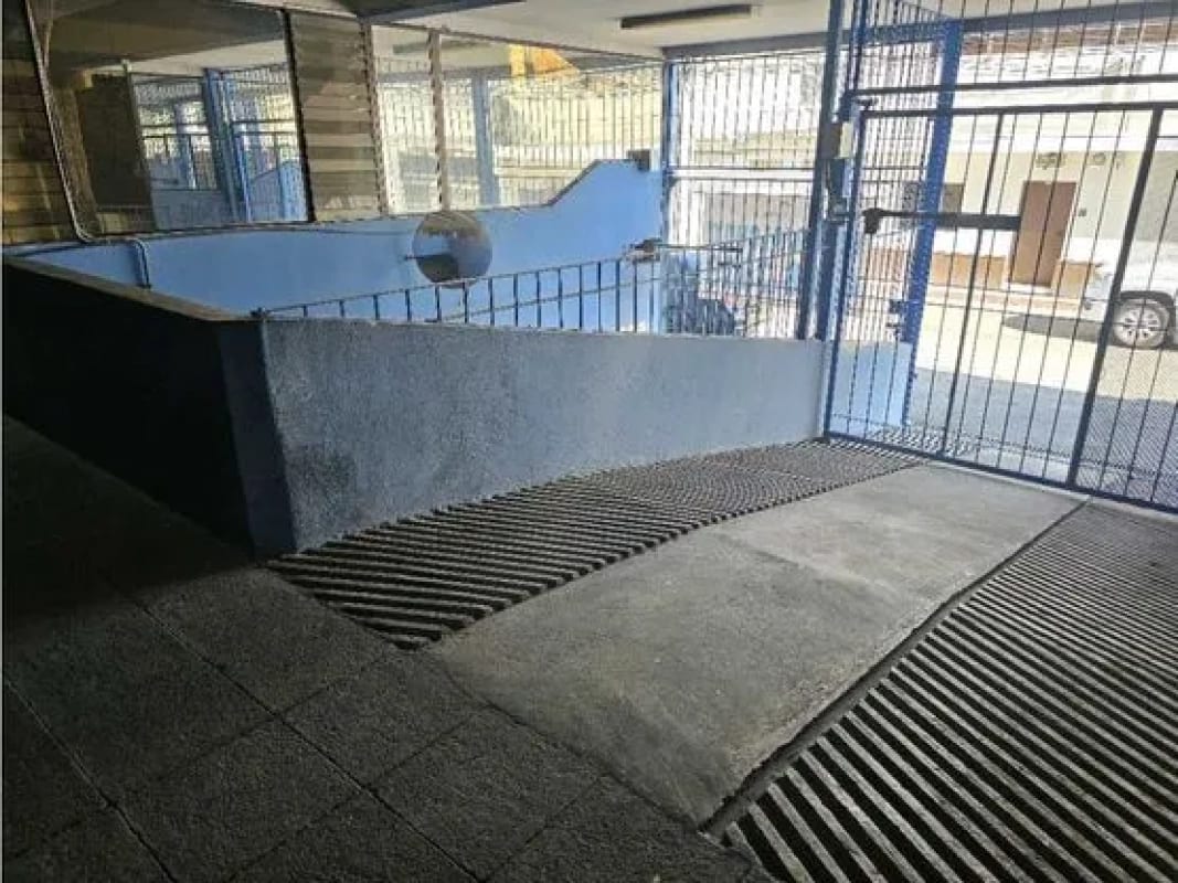 EDIFICIO EN VENTA PARA INVERSIÓN — foto 12 de 12