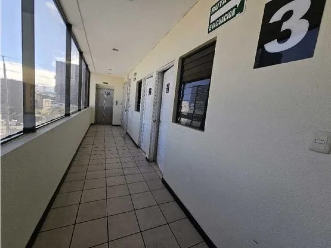EDIFICIO EN VENTA PARA INVERSIÓN — foto 11 de 12