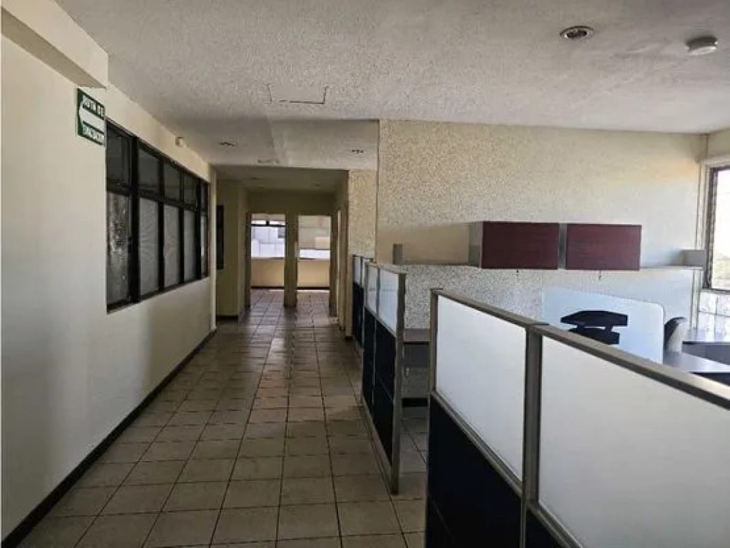 EDIFICIO EN VENTA PARA INVERSIÓN — foto 10 de 12